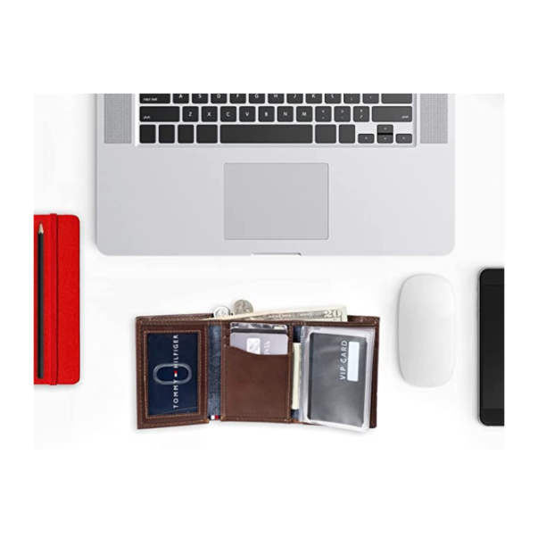 Tommy Hilfiger Trifold Carteira de Pele - Image 7